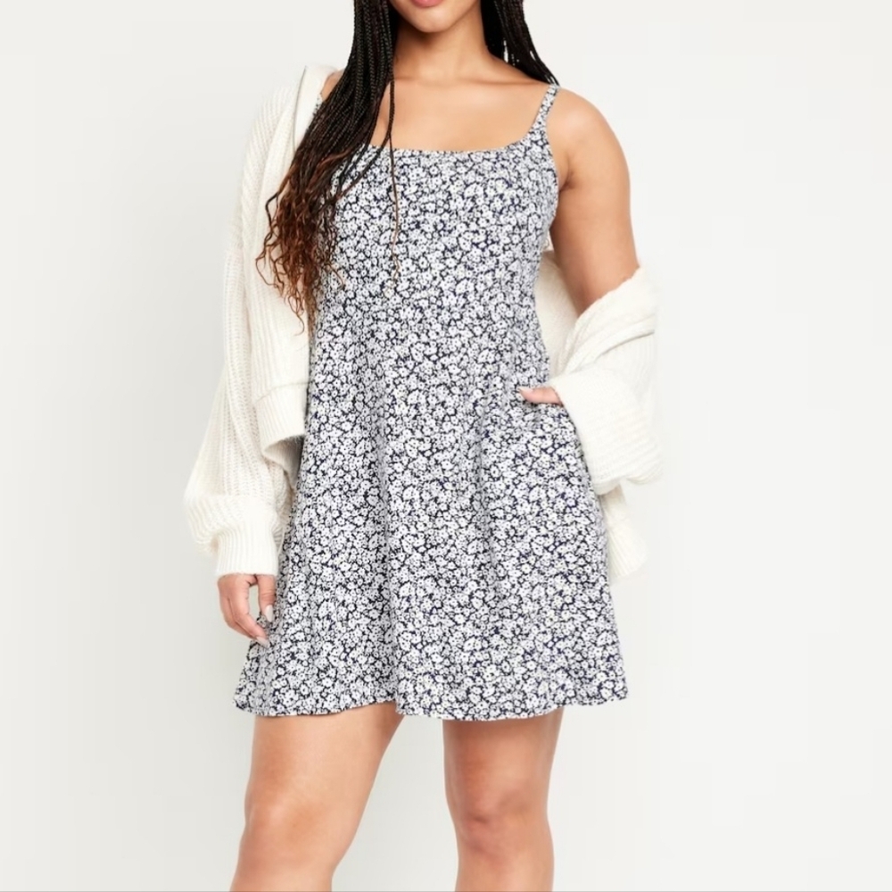 OLD NAVY WOMENS SIZE MEDIUN NAVY BLUE AND WHITE FLORAL MINI DRESS. ☆☆3 FOR $25☆☆